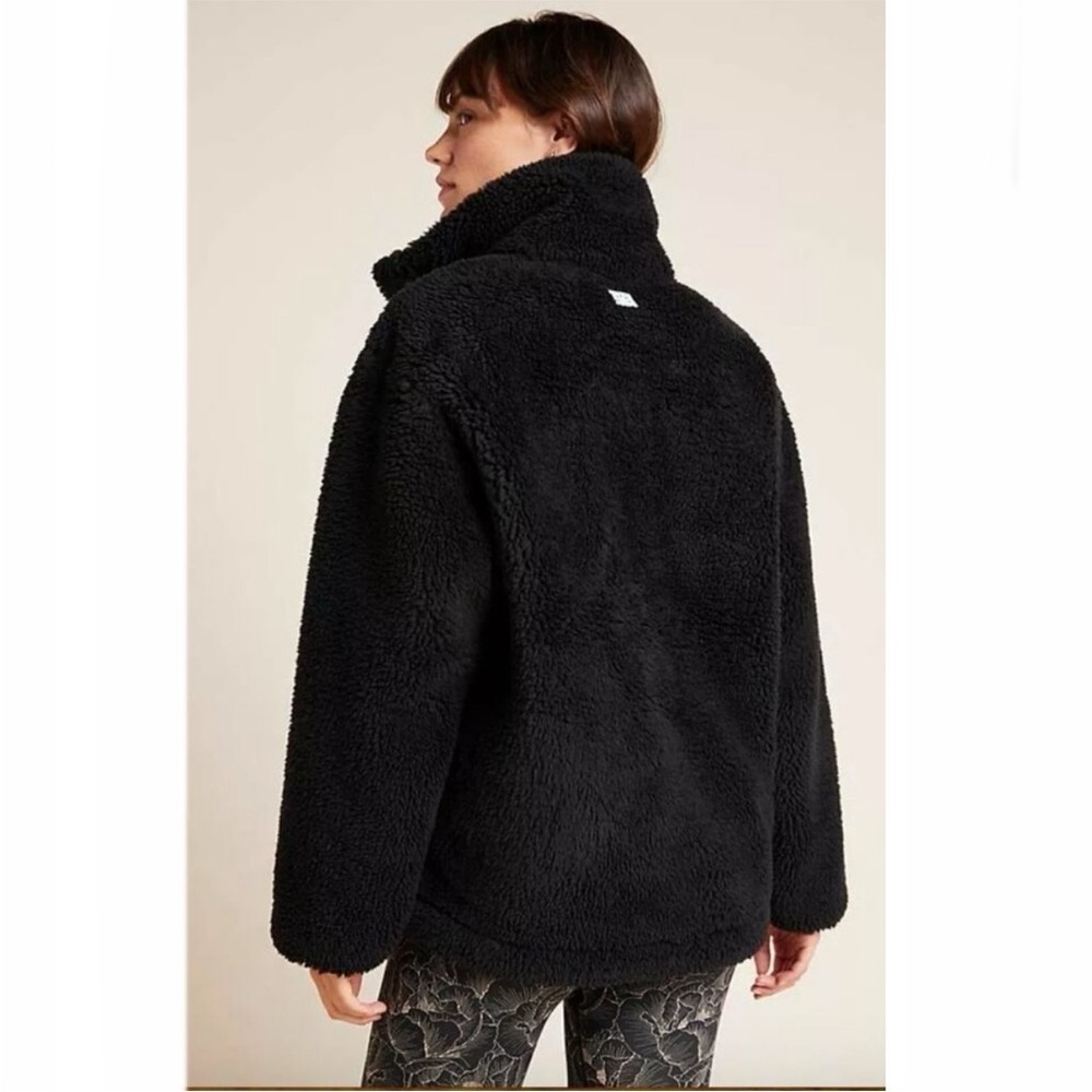 Varley Clemson Oversized Sherpa Jacket View 3